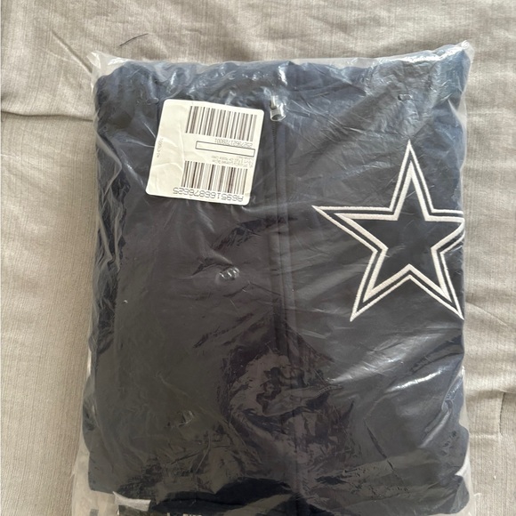 NWT official NFL Dallas Cowboys Navy Hoodie and Tee Set - Picture 5 of 5